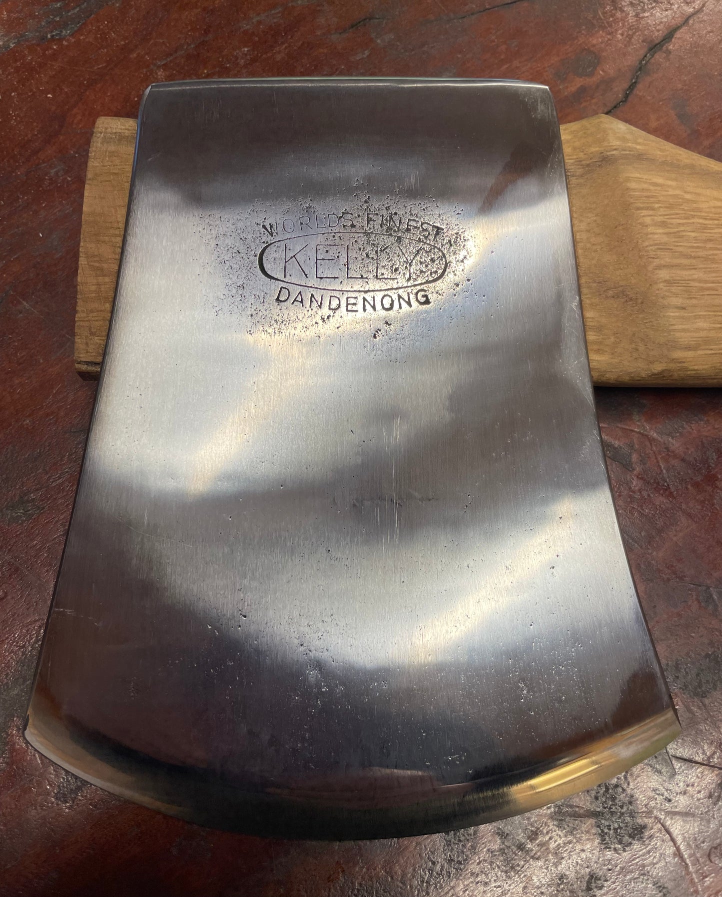 RA059 Reconditioned Kelly Dandenong Made in England Tasmanian Pattern axe with 800mm spotted gum handle