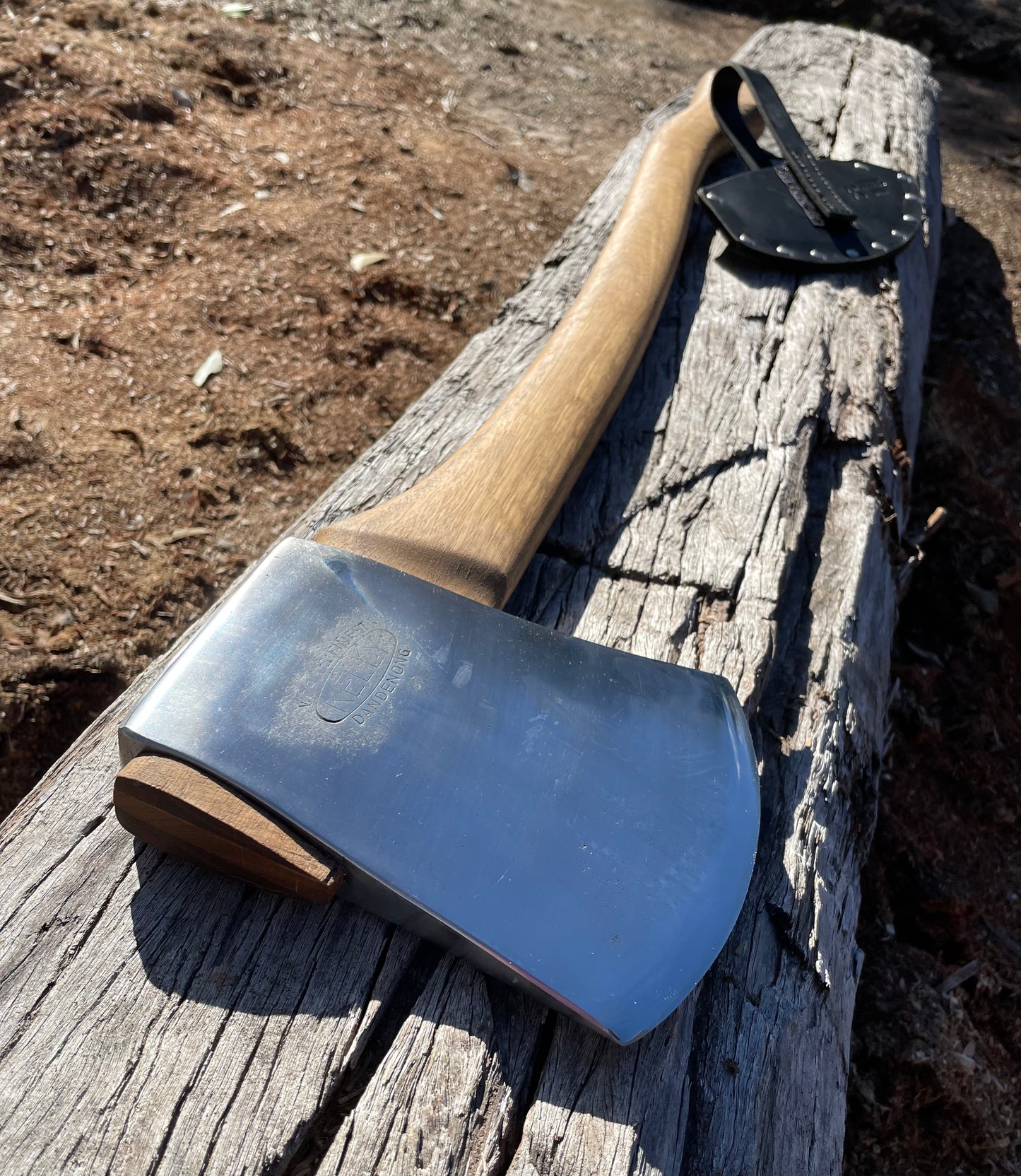 RA059 Reconditioned Kelly Dandenong Made in England Tasmanian Pattern axe with 800mm spotted gum handle
