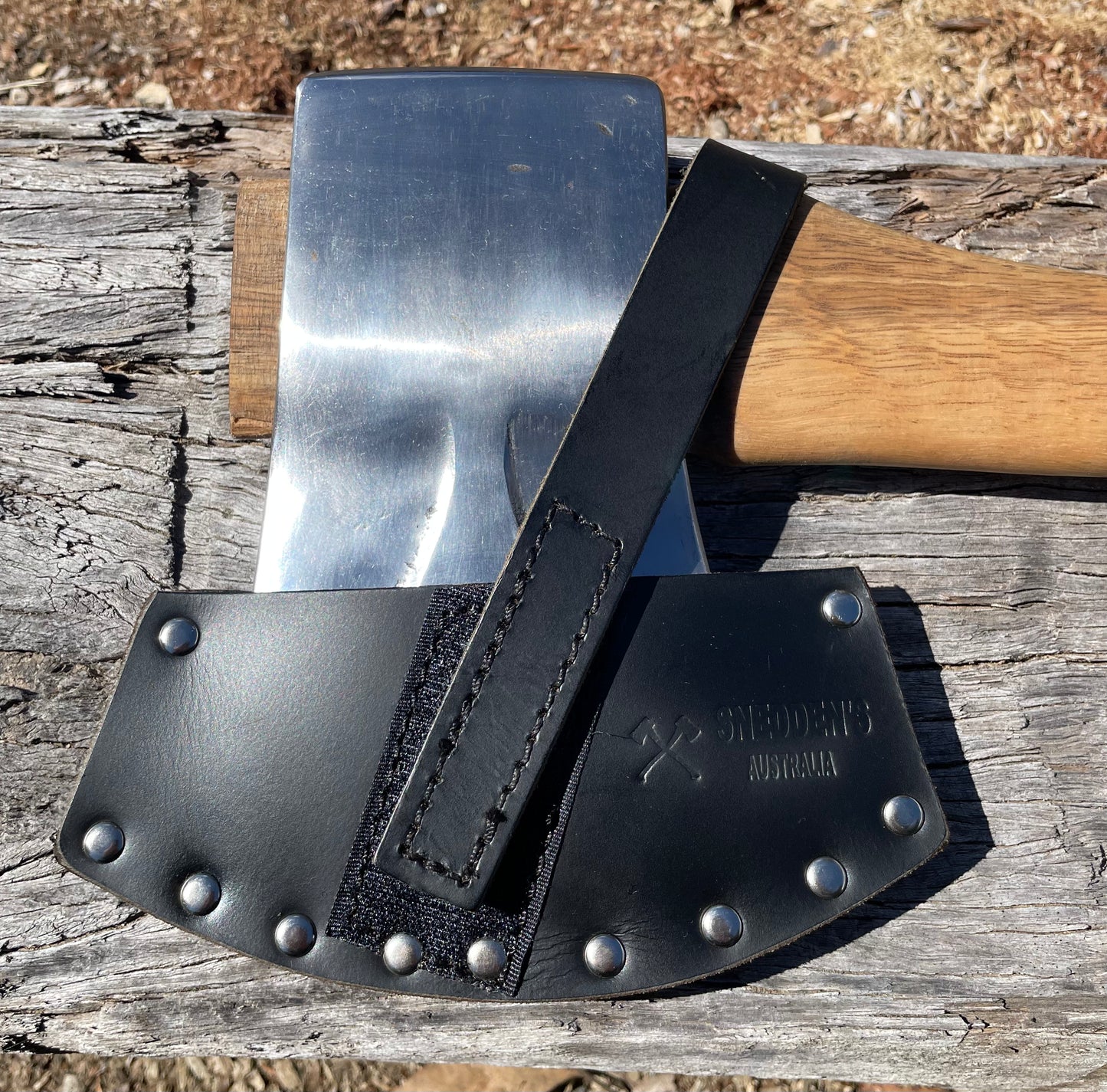 RA053 Reconditioned Kelly Charleston axe with 800mm spotted gum handle