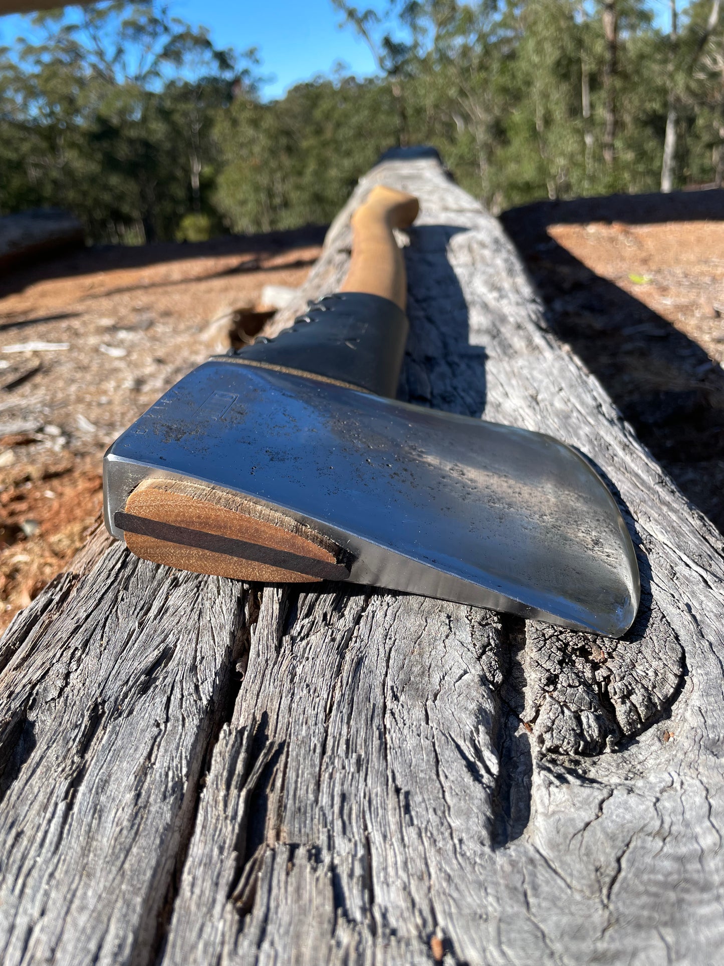 RA056 Reconditioned Collins Super USA 4lb axe with 800mm spotted gum handle
