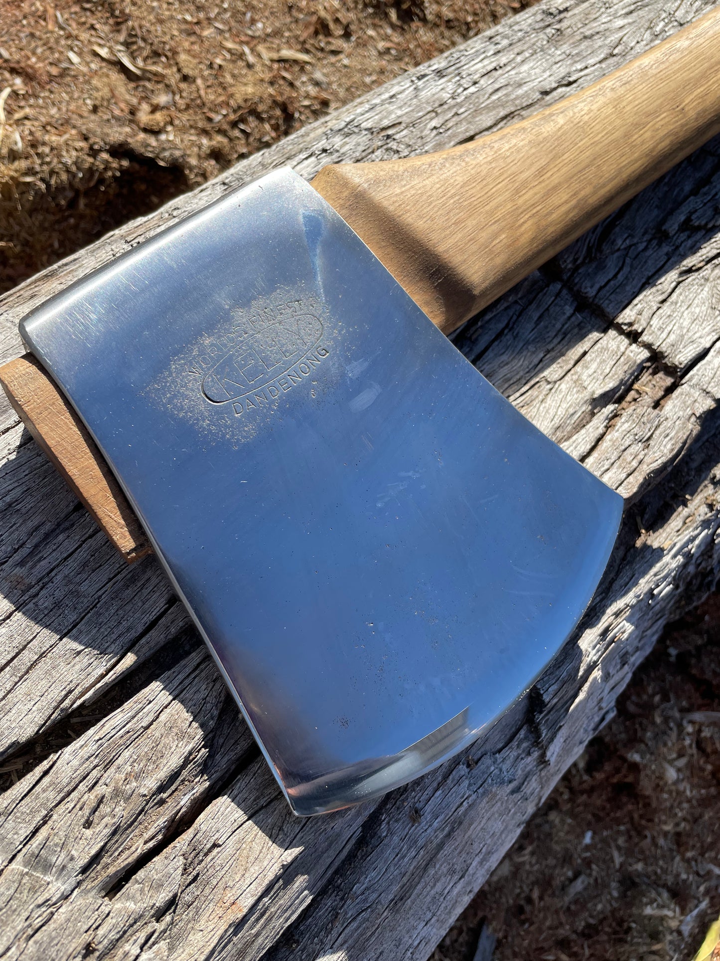 RA059 Reconditioned Kelly Dandenong Made in England Tasmanian Pattern axe with 800mm spotted gum handle
