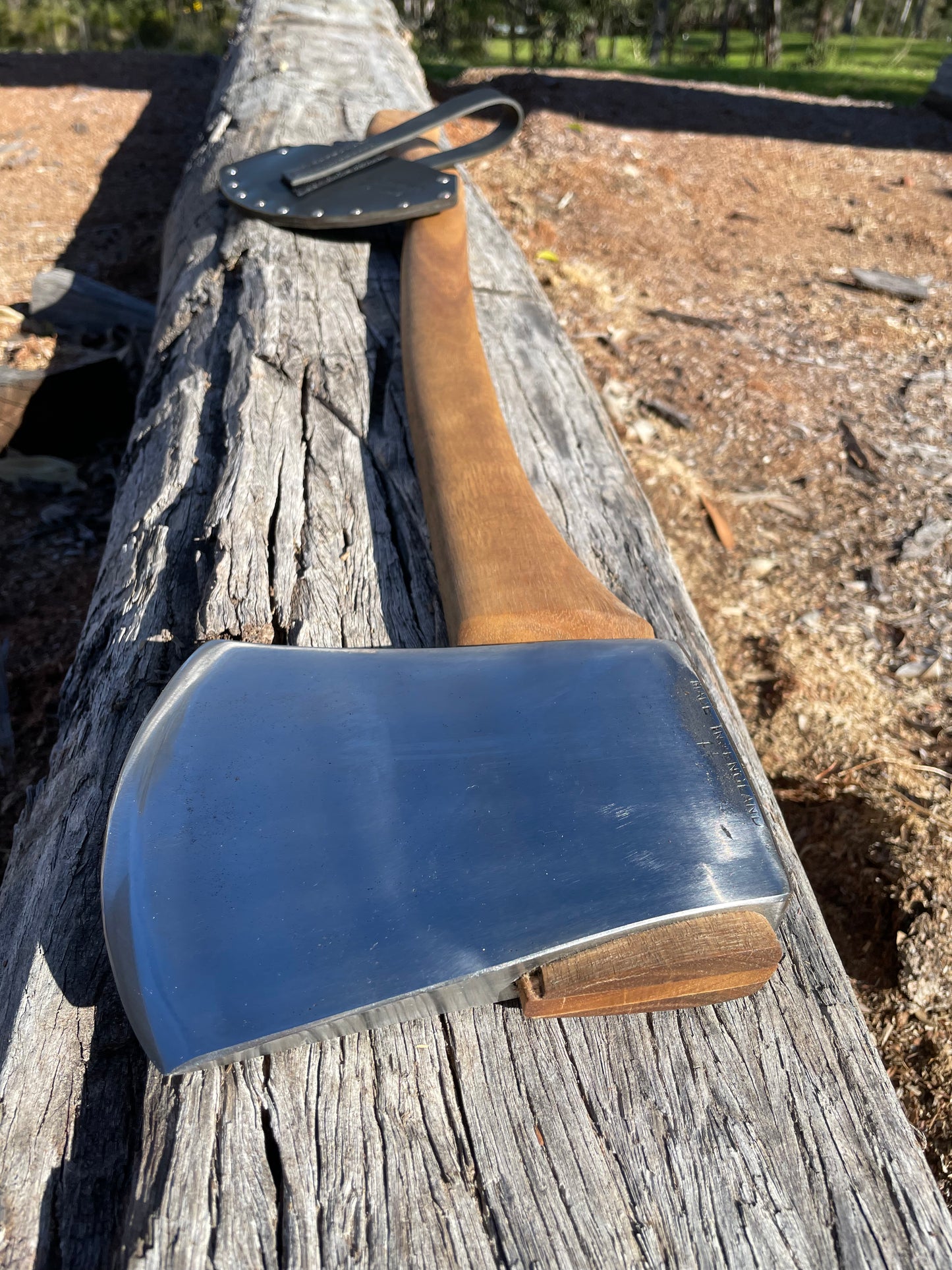 RA059 Reconditioned Kelly Dandenong Made in England Tasmanian Pattern axe with 800mm spotted gum handle