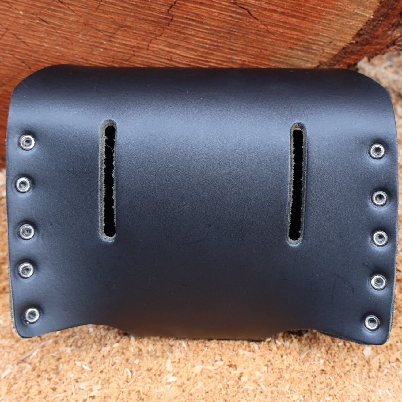 Large Sharpening Stone in Black Leather Pouch (Belt Mountable)