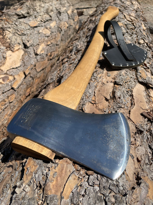 RA202 Reconditioned Sager Michigan Pattern axe with 800mm spotted gum handle