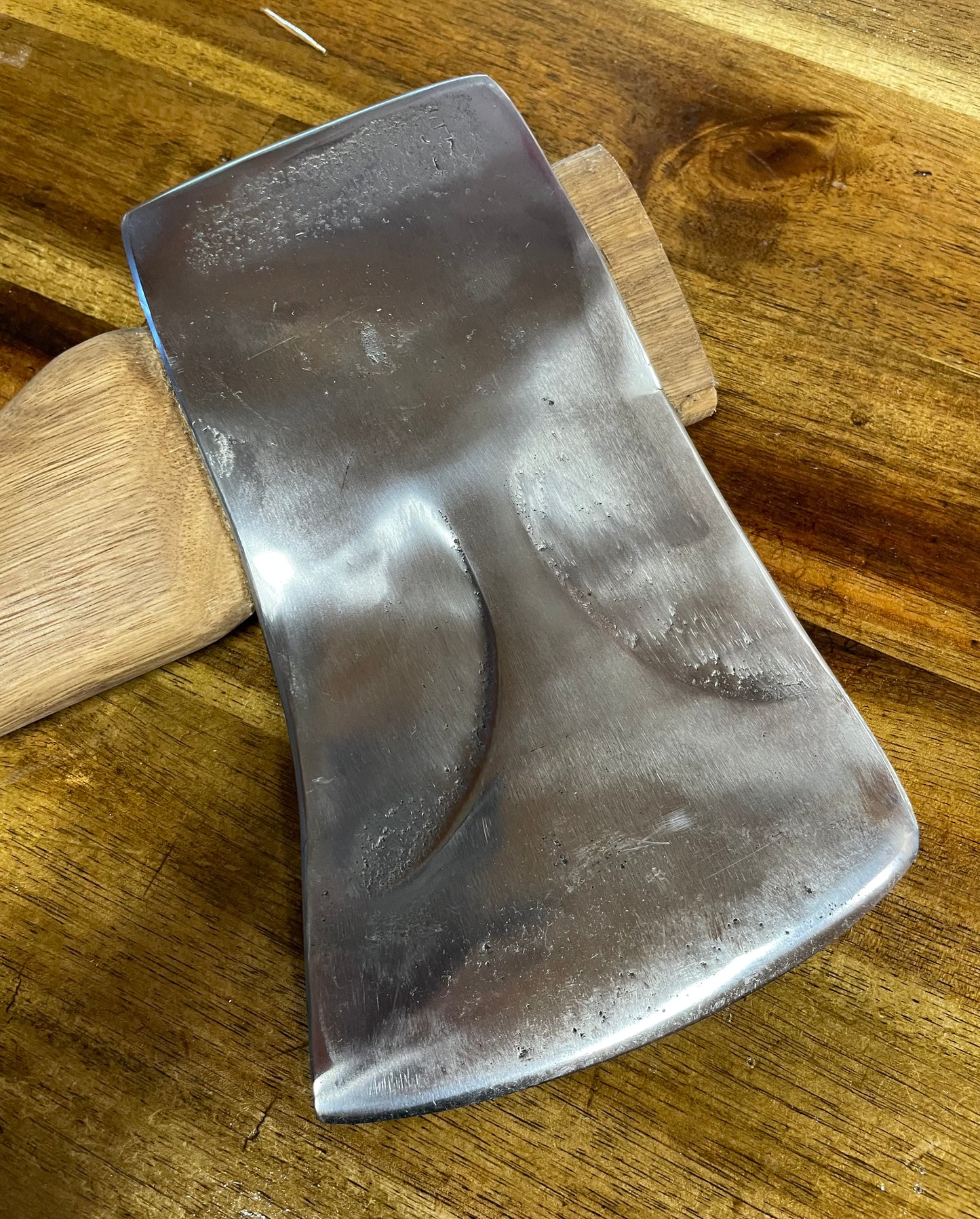 RA108 Reconditioned Kelly Charleston axe with 800mm spotted gum handle