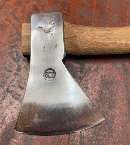 RA078 Reconditioned European hatchet with 370mm spotted gum handle