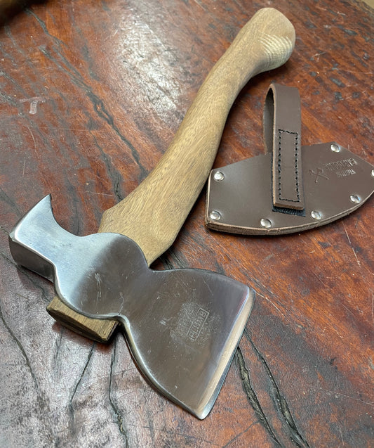 RA077 Reconditioned Plumb Carpenters hatchet with 370mm spotted gum handle