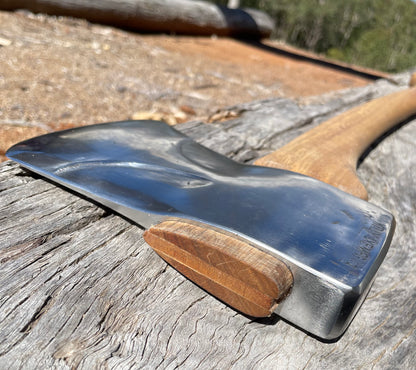 RA053 Reconditioned Kelly Charleston axe with 800mm spotted gum handle