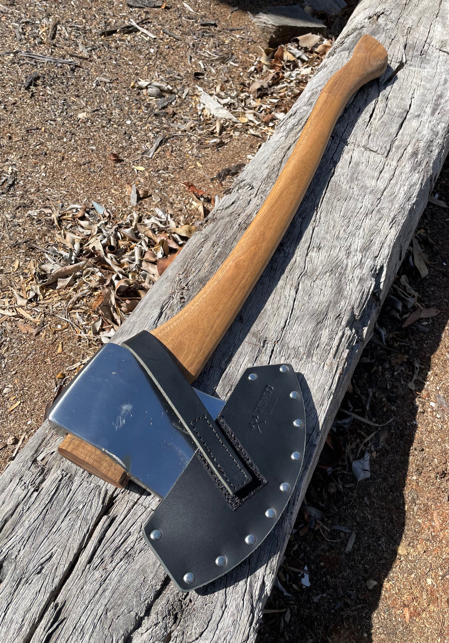 RA108 Reconditioned Kelly Charleston axe with 800mm spotted gum handle