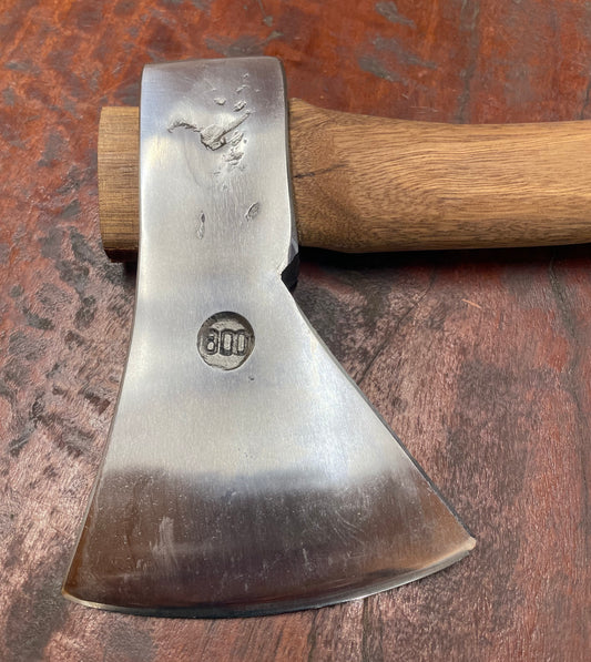 RA078 Reconditioned European hatchet with 370mm spotted gum handle