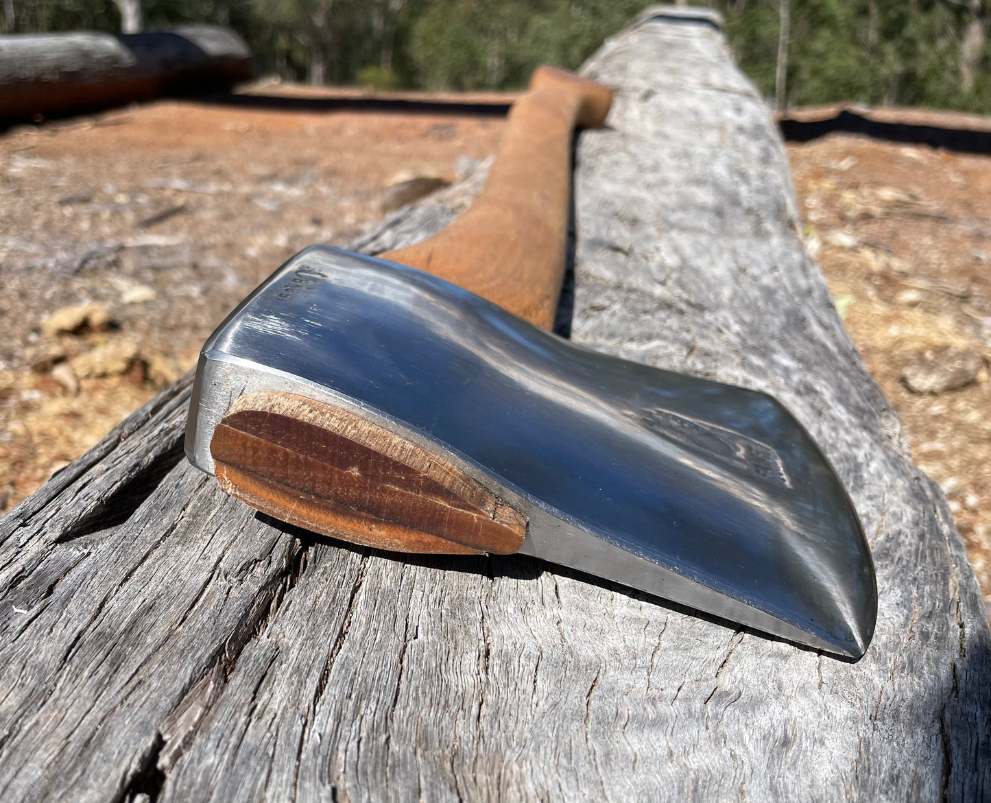 RA052 Reconditioned Fame 4lb axe  700mm spotted gum handle