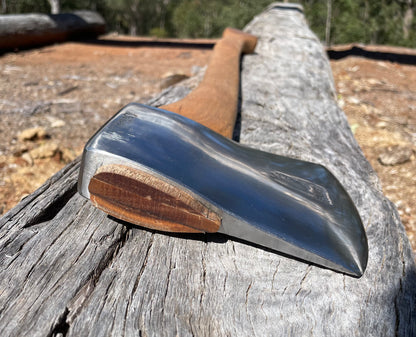 RA052 Reconditioned Fame 4lb axe  700mm spotted gum handle