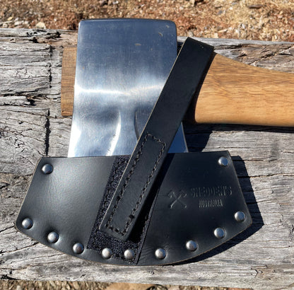 RA053 Reconditioned Kelly Charleston axe with 800mm spotted gum handle