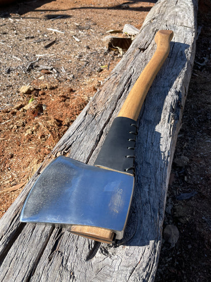 RA056 Reconditioned Collins Super USA 4lb axe with 800mm spotted gum handle