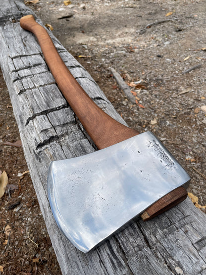 RA072 Reconditioned Kelly St Catharines axe with 800mm spotted gum handle