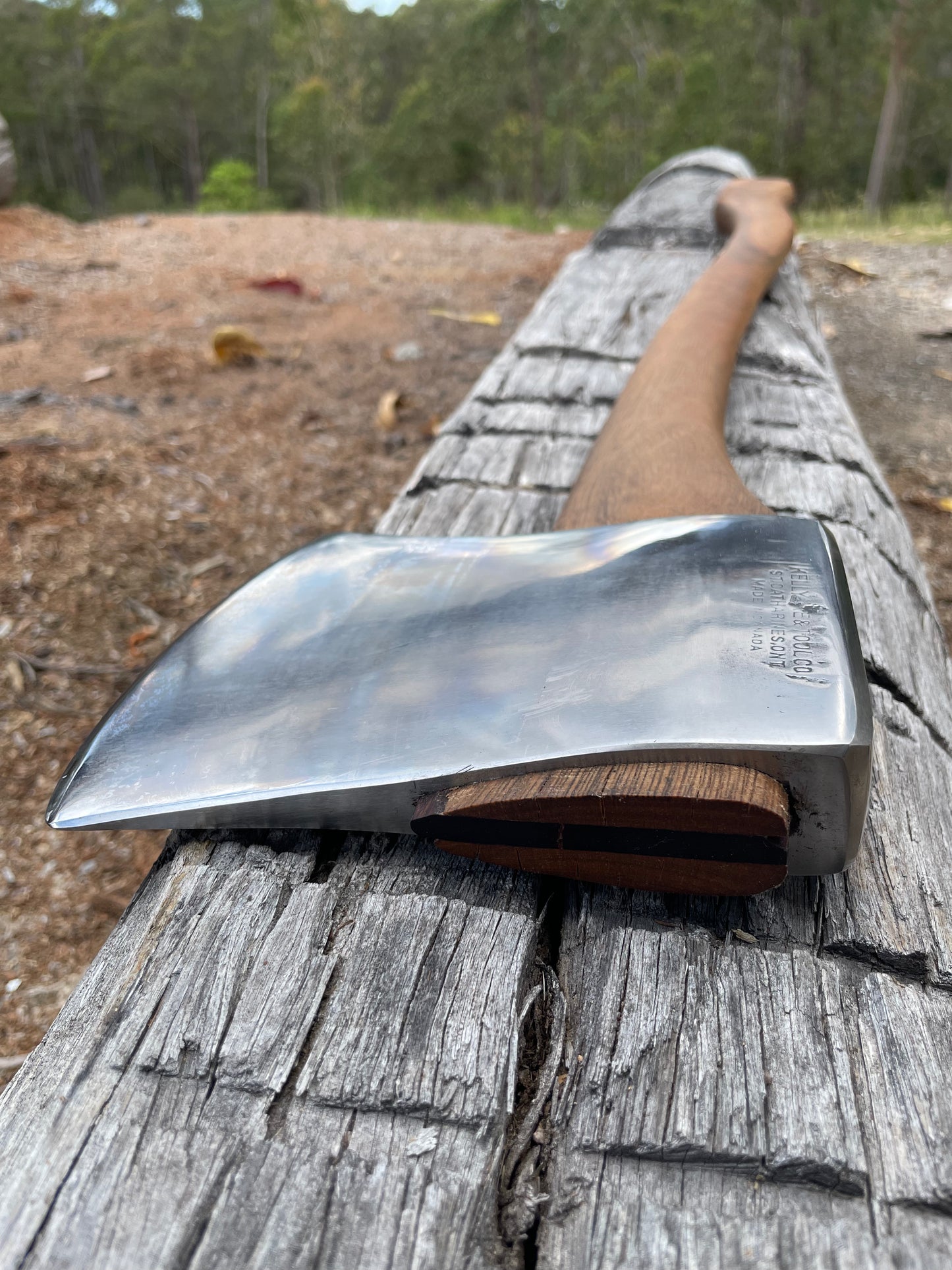 RA076 Reconditioned  Kelly St Catharines 4lb Made in Canada axe with 800mm spotted gum handle