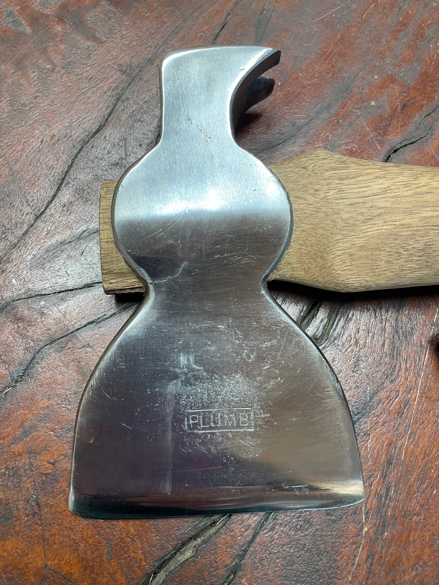 RA077 Reconditioned Plumb Carpenters hatchet with 370mm spotted gum handle