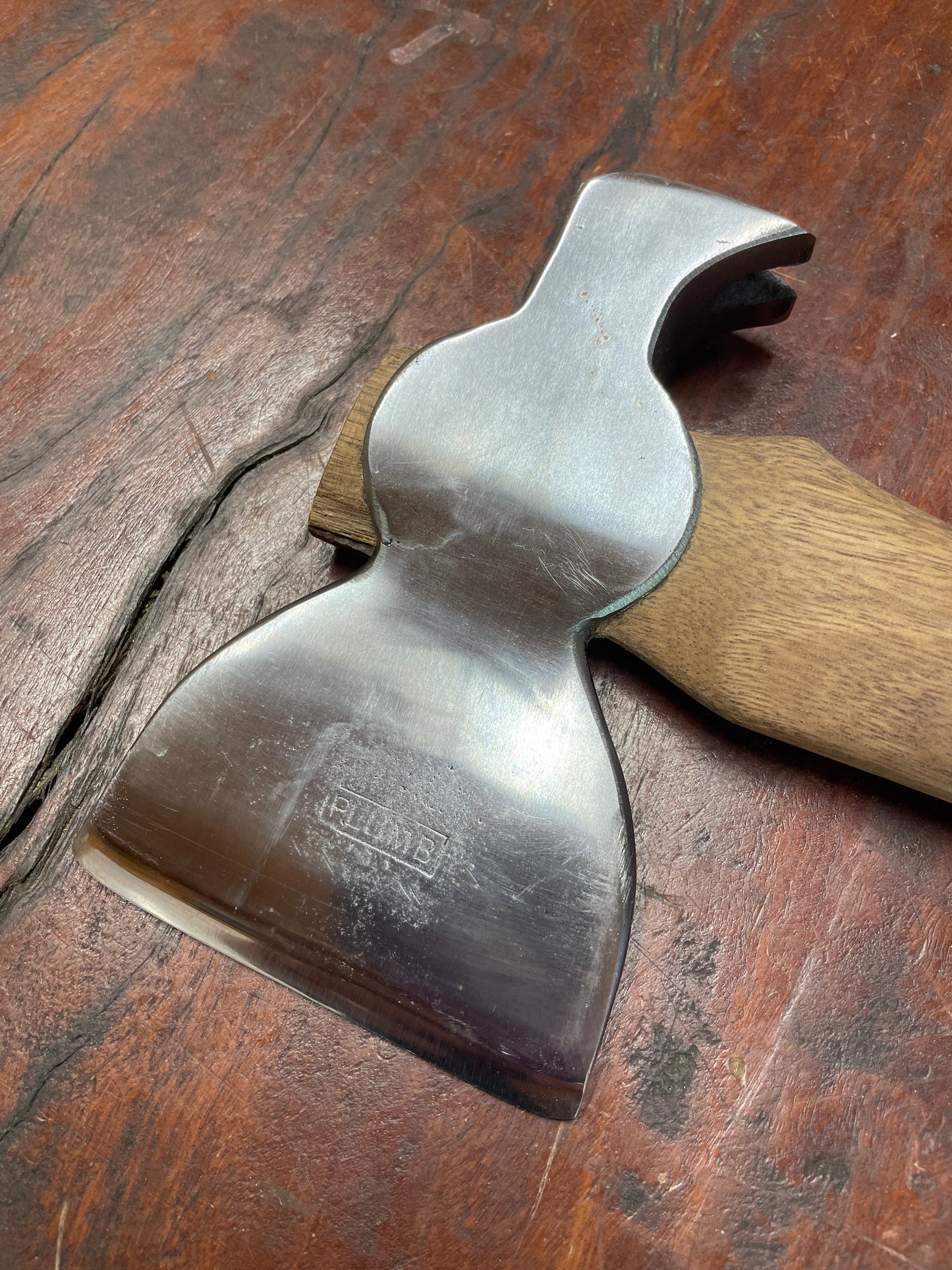 RA077 Reconditioned Plumb Carpenters hatchet with 370mm spotted gum handle
